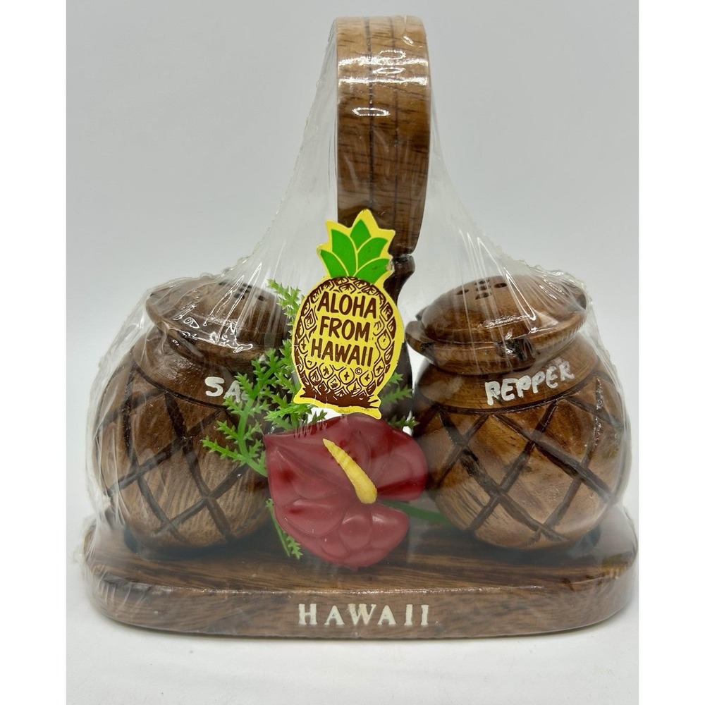 Hawaii Wooden Salt & Pepper Shakers Pineapple Wood Tiki Bar Party Decor Vtg NEW